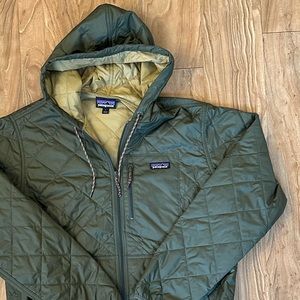 **PATAGONIA** quilted coat SIZE LARGE